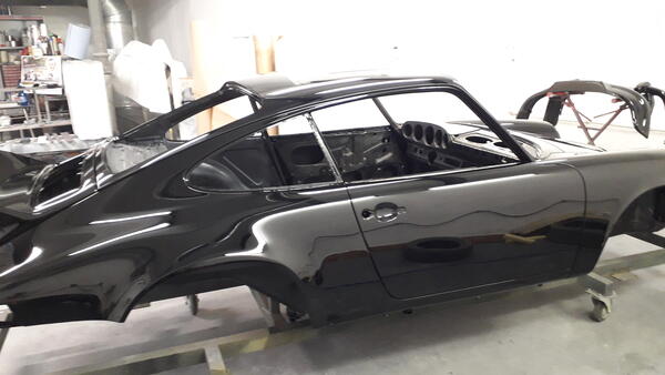 Další vůz Porsche, z našeho portfolia zakázek, připravený k odvozu zpět do továrny 3